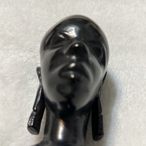 Hand carved Ebony Wood Statue - Picture 14 of 15